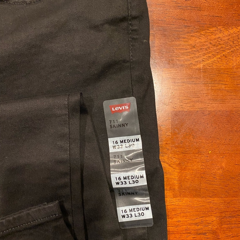 NWT Women’s Levi’s 711 hyper soft black skinny jean